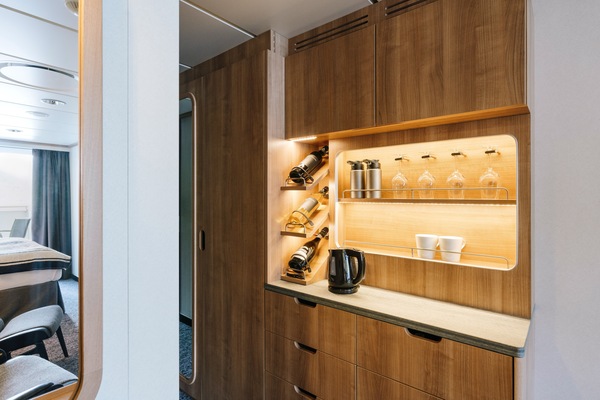 HX Hurtigruten Expeditions, MS Fridtjof Nansen, Arctic Superior XTJ Cabin 2 ©Clara Tuma.JPG